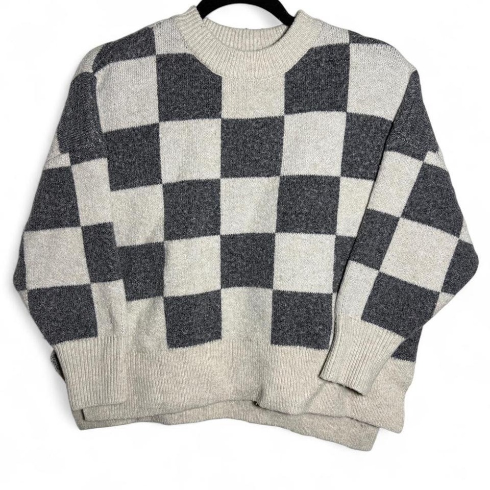 Moon & Madison size extra small checkered sweater in grey and white